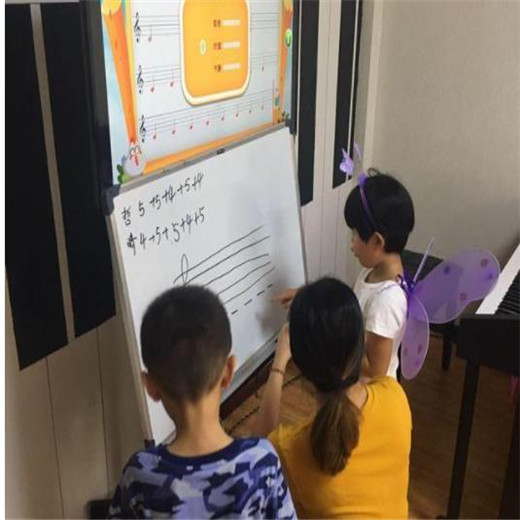 于斯微琴房 于斯微琴房