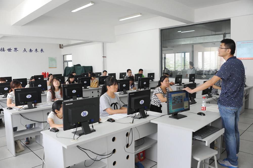 坚石教育加盟 坚石教育加盟