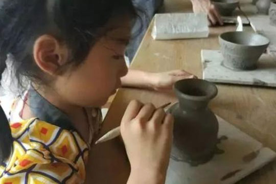 泥吧陶艺手工坊加盟