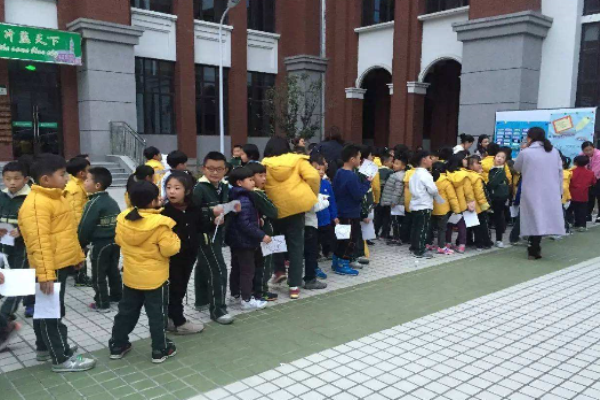 枫叶棒棒糖少儿在线英语加盟 枫叶棒棒糖少儿在线英语加盟