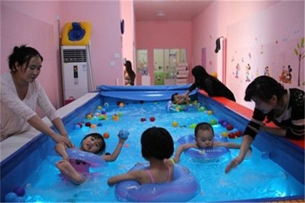 欧贝婴幼儿游泳馆加盟 欧贝婴幼儿游泳馆加盟