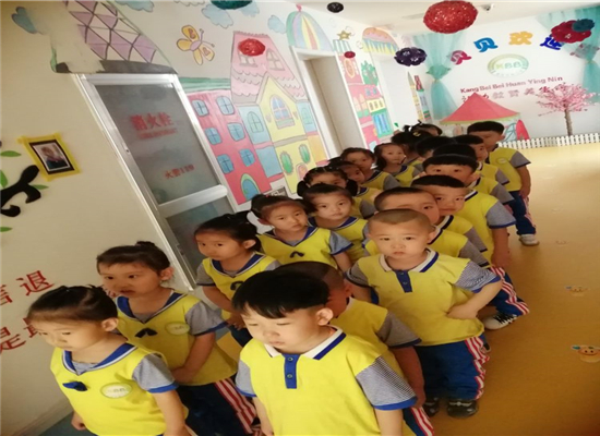 康贝贝幼儿园加盟