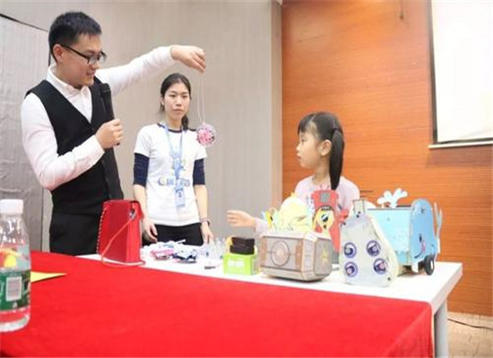 易编玩少儿编程加盟