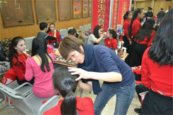 成远化妆培训加盟 成远化妆培训加盟