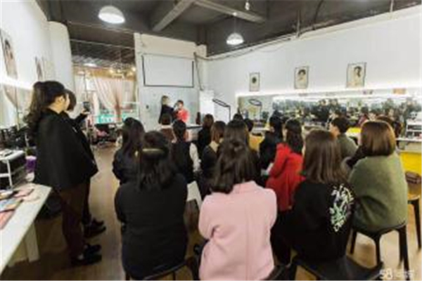 成远化妆培训加盟 成远化妆培训加盟